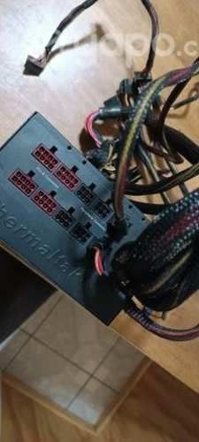 Fuente Thermaltake 1500W