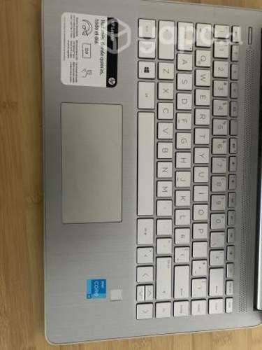 LAPTOP HP i3 11a GENERACION
