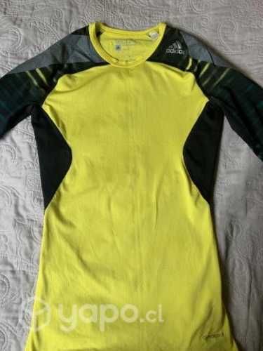 Polera Adidas techfit compression