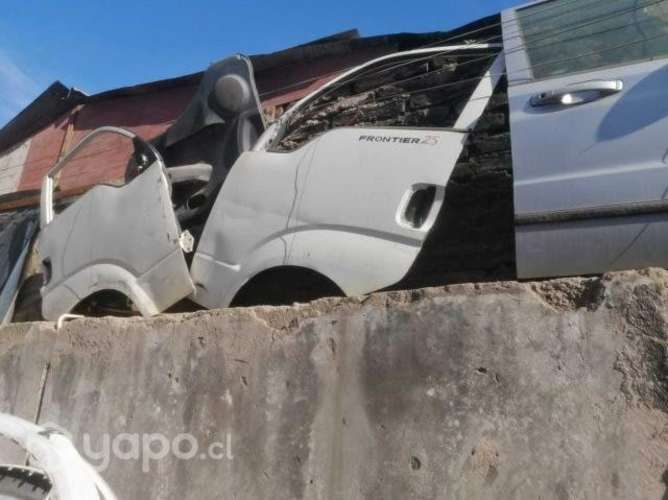 Puerta camion frontier