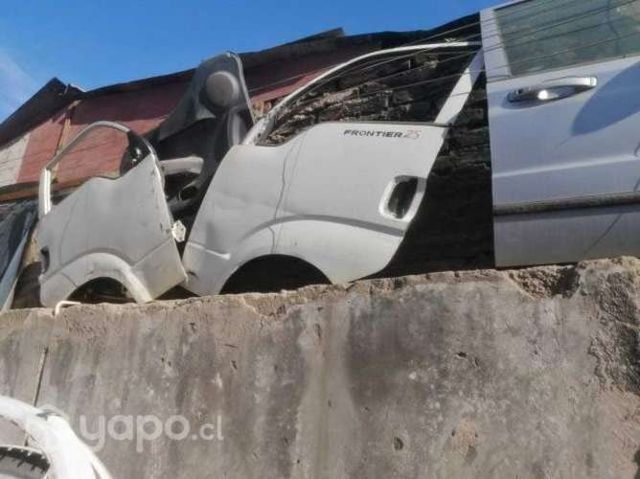 Puerta camion frontier