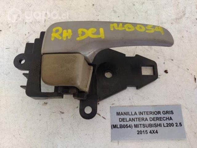 Manilla Int Gris Del der (MLB054) Mitsubishi L200