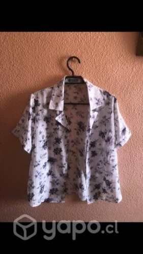 Está blusa de mujer talla L