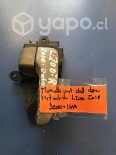 Manilla interior derecha gris Mitsubishi L200 2007