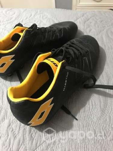 Zapatos de fútbol loto