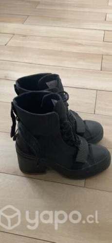 Convers botas
