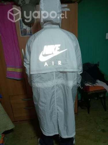 Chaqueta impermeable reversible