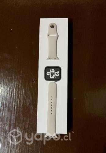 Apple Watch SE ( 40mm, GPS) + Cable