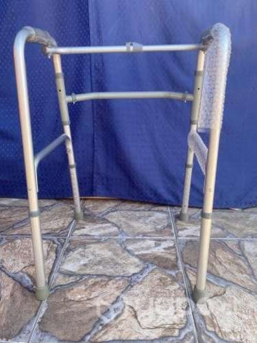 Andador plegable adulto