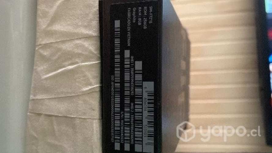 Samsung Galaxy Z Flip4