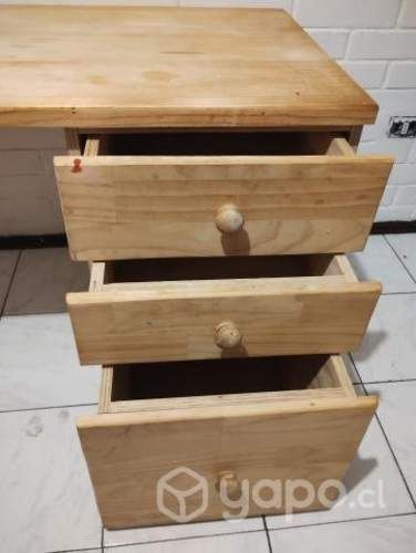 Escritorio de madera