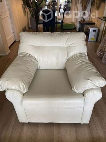 2 Sillones un cuerpo ecocuero Beige,3 meses de uso