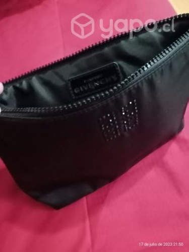 Cosmetiquero Givenchy negro