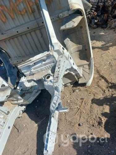 Punta delantera izquierda toyota yaris 2015