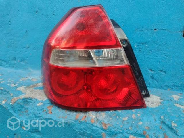 Foco trasero izq Chevrolet Aveo 2007-2015