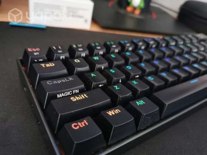 Teclado Redragon Draconic inalambrico.