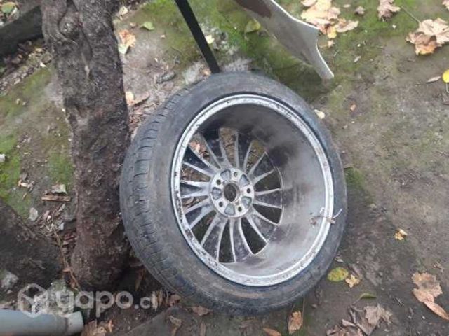 Llanta original Volkswagen Scirocco más neumático