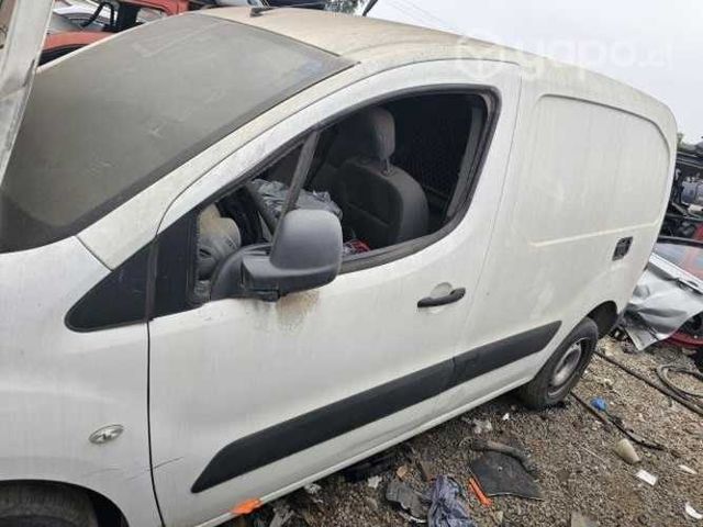 Puerta delantera peugeot partner 2015