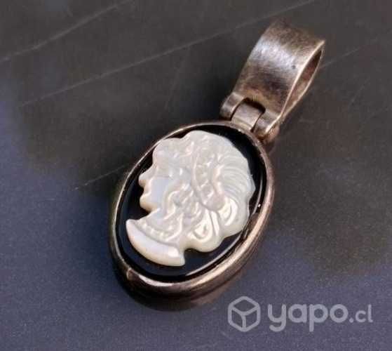 Colgante Camafeo Mujer. Marcela Coggiola