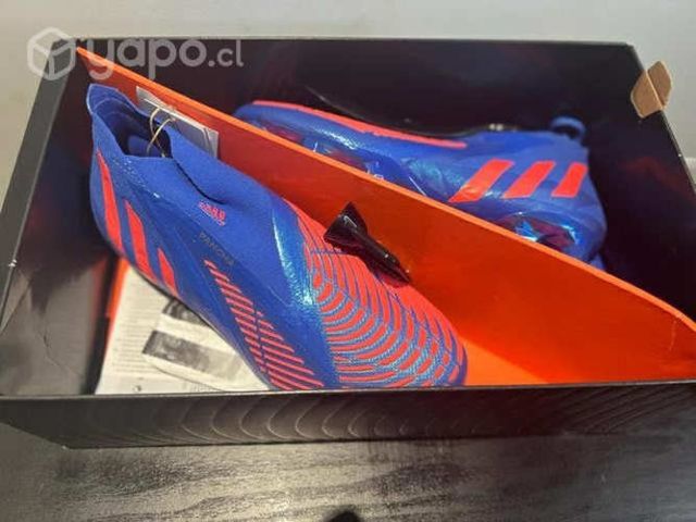Zaptos de fútbol predator sg