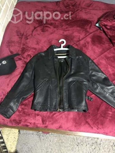 Chaqueta de cuero marca Brad Whitney talla 52