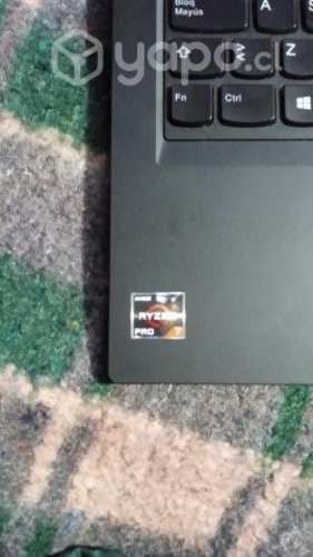 Lenovo ThinkPad AMD Ryzen 7 pro 16 GB de ram 512 s