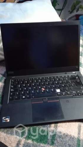 Lenovo ThinkPad AMD Ryzen 7 pro 16 GB de ram 512 s