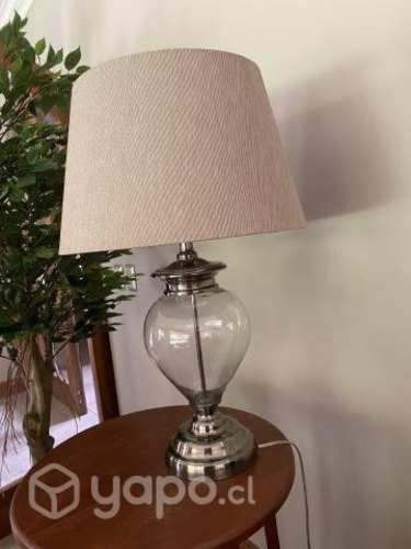Lampara de Mesa Vidrio con base Metal