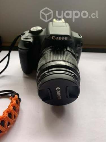 Camara Canon EOS 2000D, lente 18-55mm como nueva