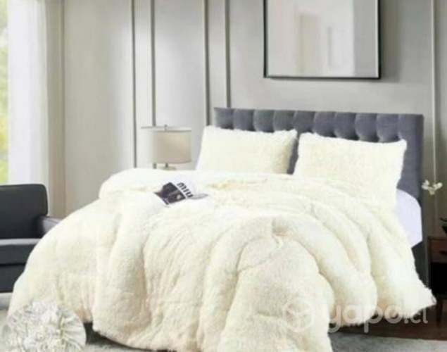 Cubrecama Blanco Peludo con Chiporro 2 plazas