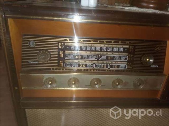 Mueble tocadisco antiguo