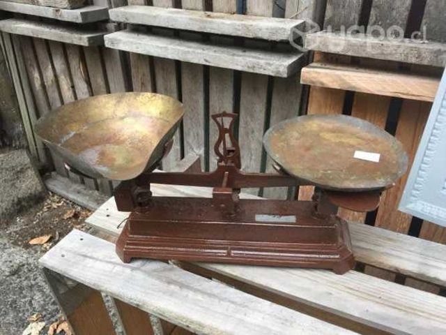 Pesa antigua para avellanas