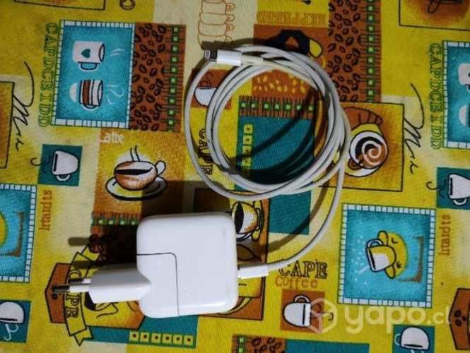 Ipad sexta generación 32GB + carcasa con imán