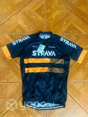 Conjunto Strava Talla XL NUEVO