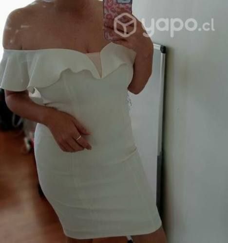 Vestido con un solo uso blanco aperlado