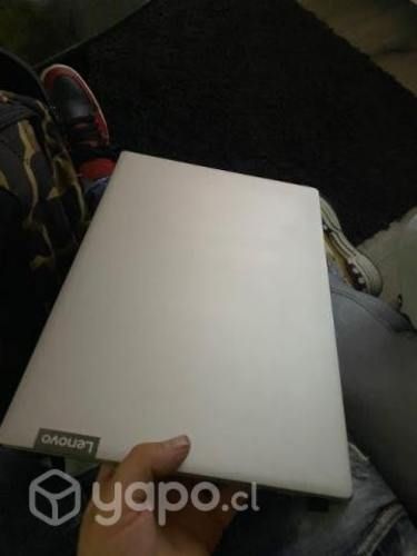 Nootbook Lenovo i3 8gb de ram 8va generación