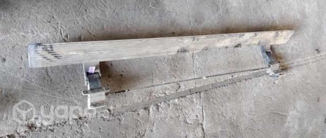 Pisadera Eléctrica Izquierda (FFB240) Ford F150