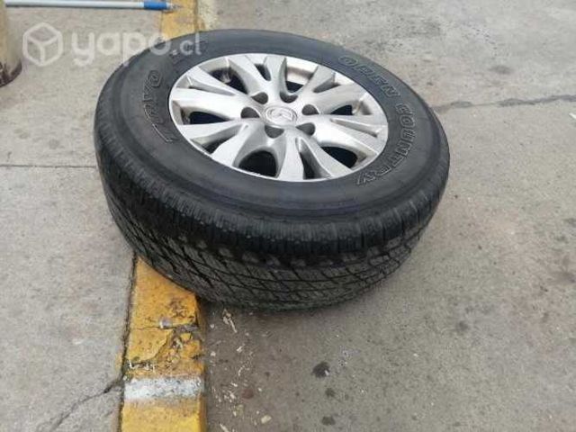 Llanta con neumático mazda Bt50