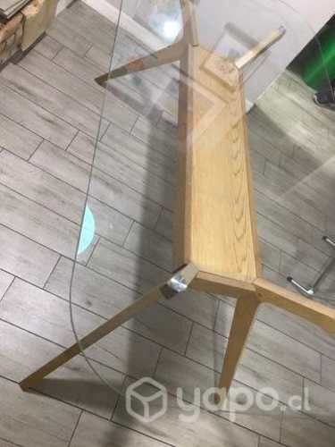 Mesa de vidrio y madera