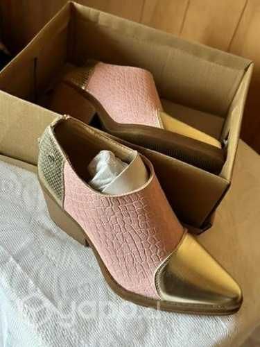 Zapatos rosado con dorado