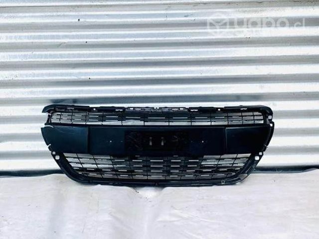 Máscara peugeot 208