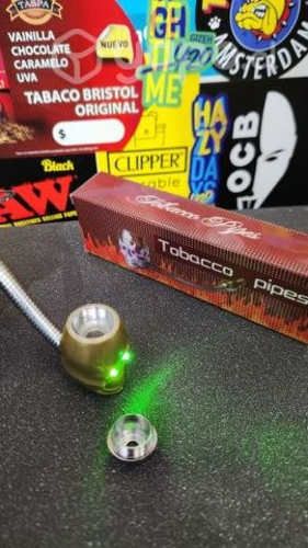 Pipa calavera led, enciende los ojos al fumar