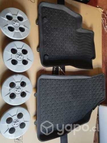 Gomas y tapa ruedas Peugeot Bipper