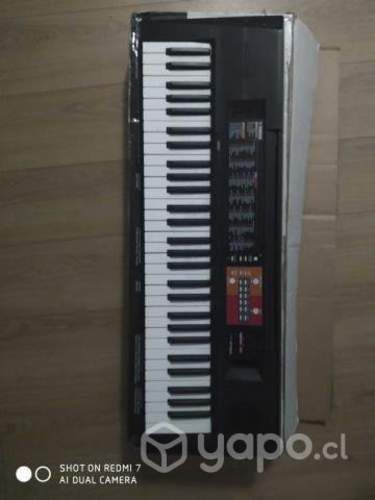 Piano yamaha psr f51