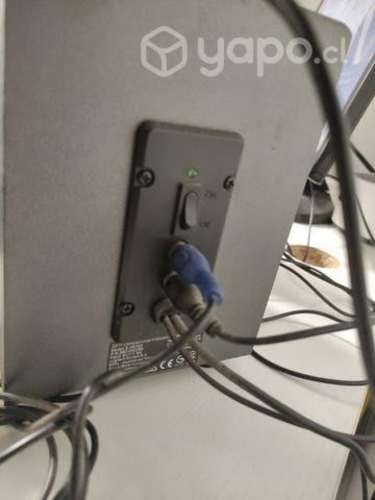 Parlantes para PC Logitech Z211 Compact 2.1 Stereo