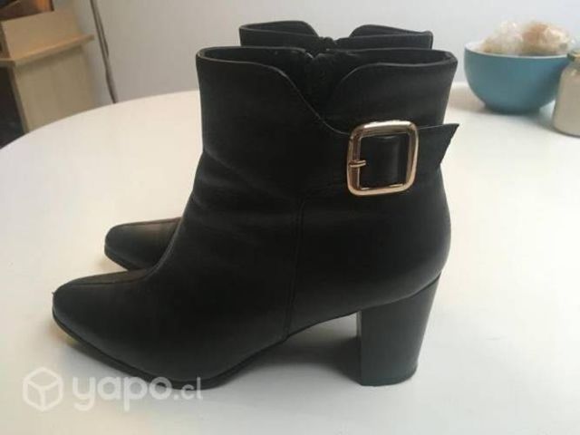 Zapatos taco y botines cuero