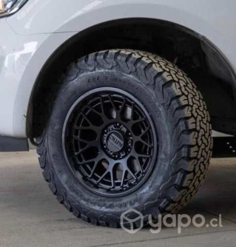 Juego Llantas KMC 17 Originales + Neumaticos BF Go