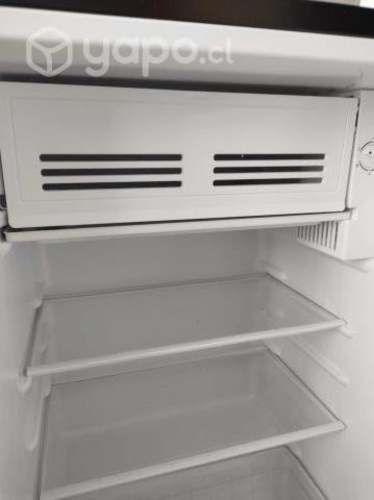 Minibar negro 93 litros RECH-093LT