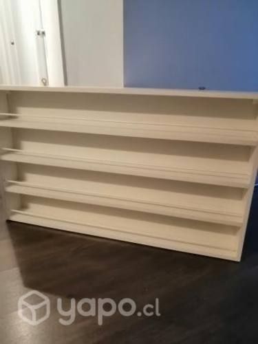 Mesa para manicurista y accesorios