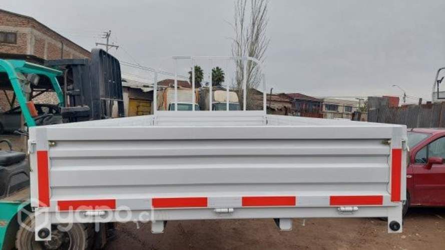 Carrocería Plana con Barandas 